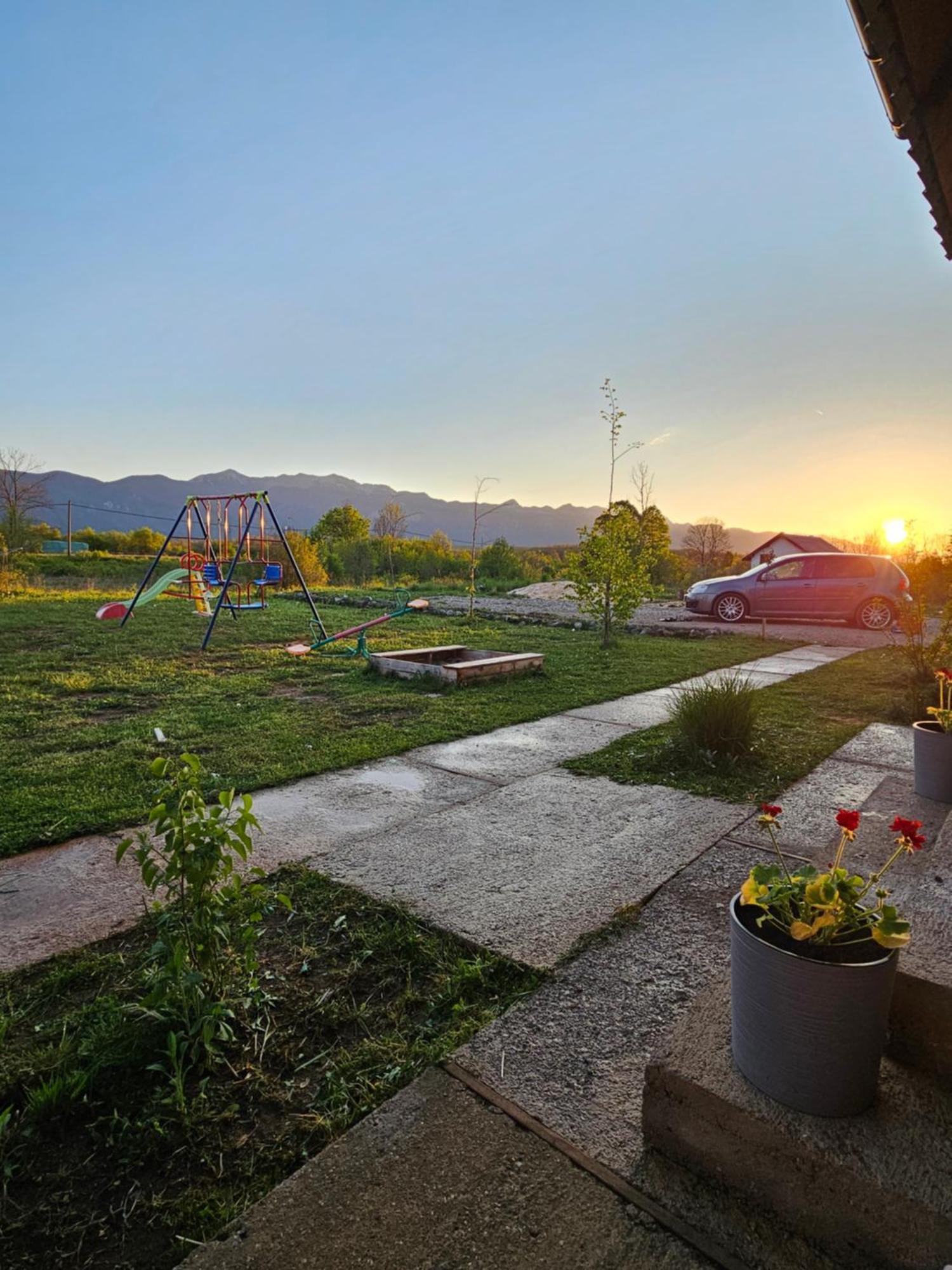 Вілла Ruralna Kuca Za Odmor Lika Lovinac  Екстер'єр фото