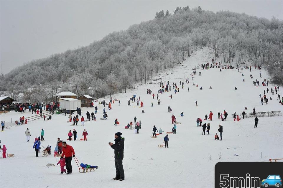 Вілла Ruralna Kuca Za Odmor Lika Lovinac  Екстер'єр фото