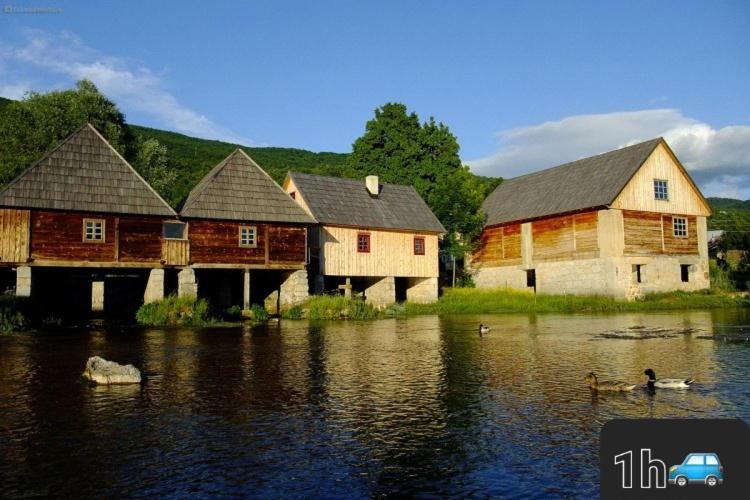 Вілла Ruralna Kuca Za Odmor Lika Lovinac  Екстер'єр фото